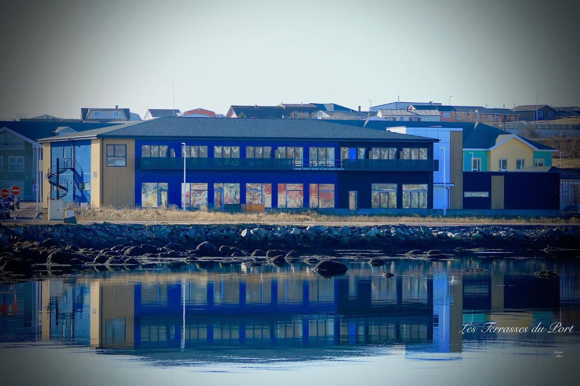 Hotel Les Terrasses Du Port Saint-Pierre Esterno foto